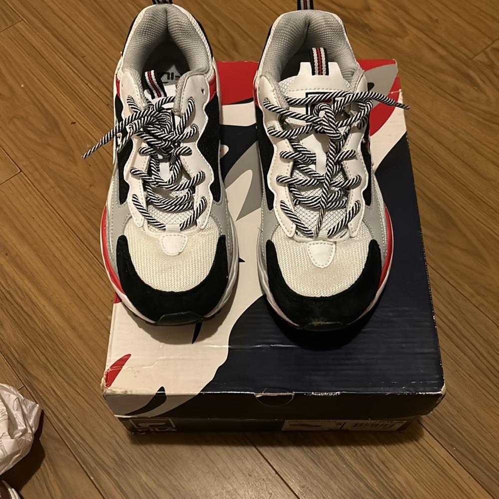 Brand new Fila Racer Shoes - Picture 2 of 3